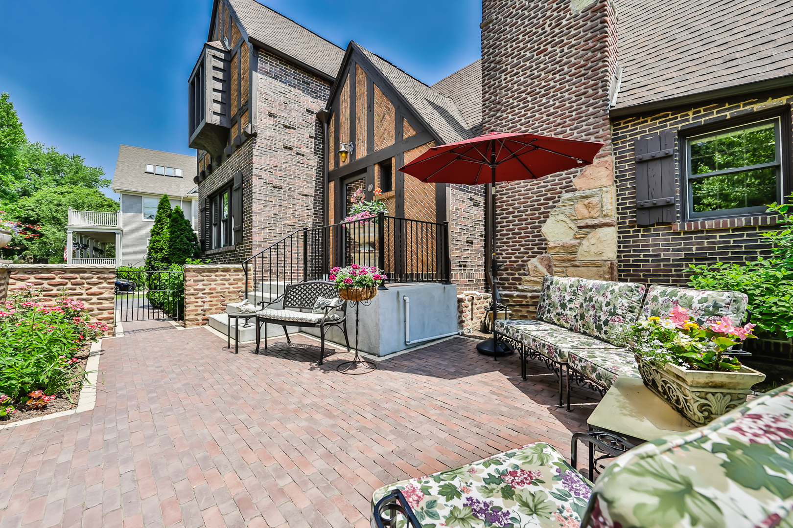341 Downing Road Riverside, IL 60546 - Photo 6 of 49