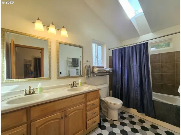 $699,000 | 1006 Ruth Lane, Brookings, OR 97415