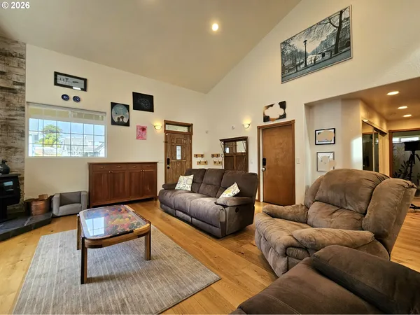 $699,000 | 1006 Ruth Lane, Brookings, OR 97415