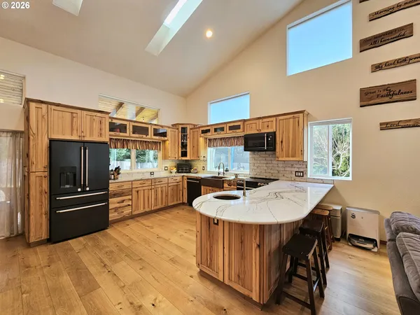 $699,000 | 1006 Ruth Lane, Brookings, OR 97415