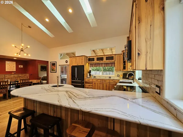 $699,000 | 1006 Ruth Lane, Brookings, OR 97415