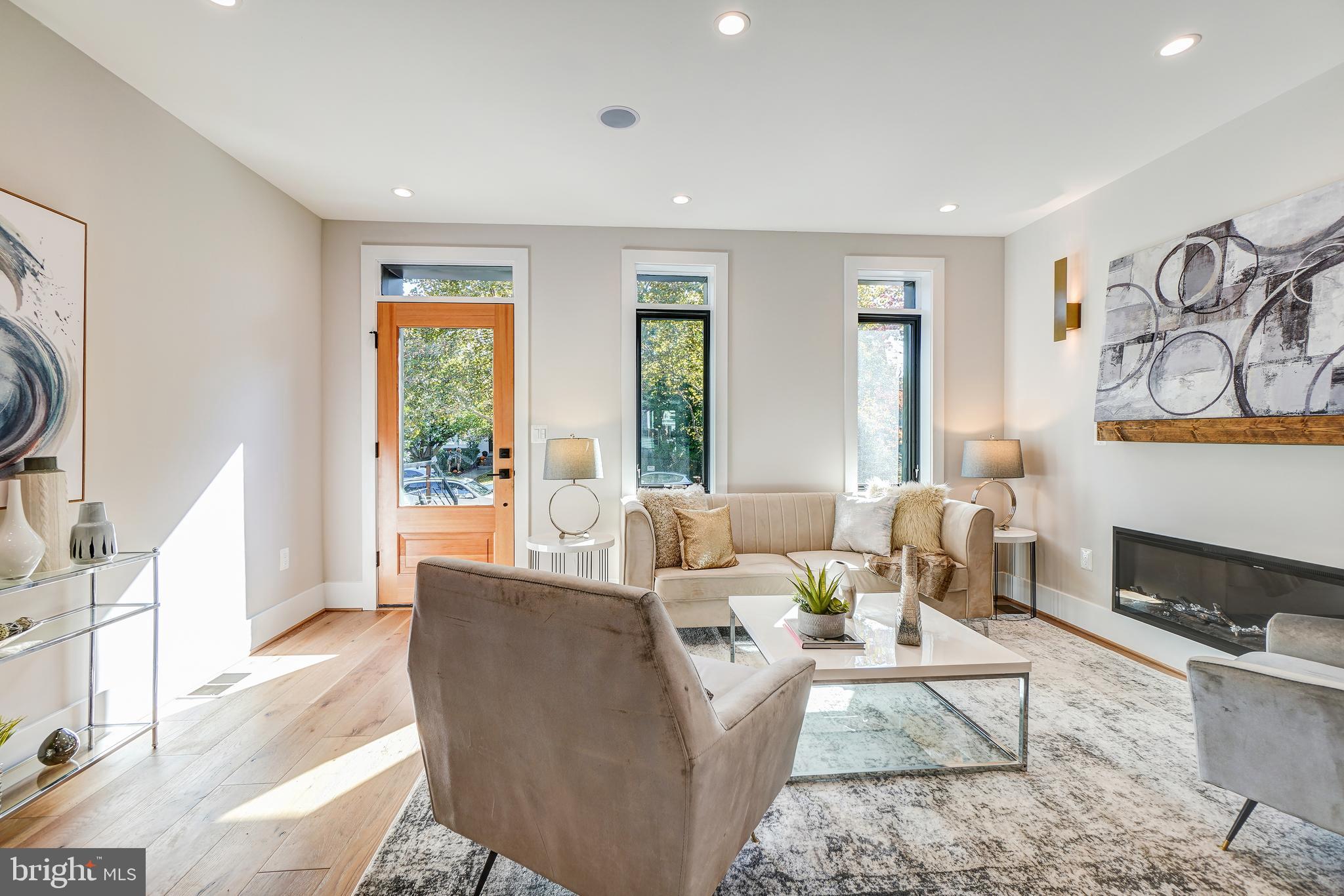 3615 S Street Northwest Washington, DC 20007 - Photo 6 of 48 South facing light floods home....