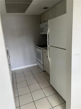 $1,550 | 4708 Christa Court, Unit 308, Tampa, FL 33614