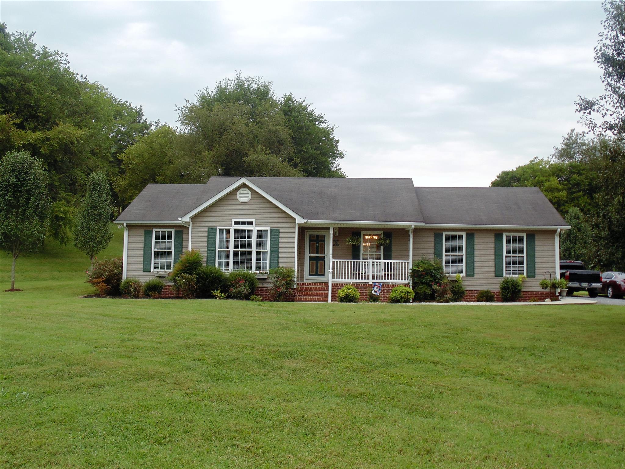 9 Normandy Tullahoma Road Normandy, TN 37360 - Photo 4 of 28