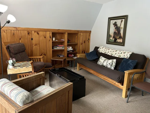 $2,800 | 174 Pikes Point Road, Bristol, NH 03222