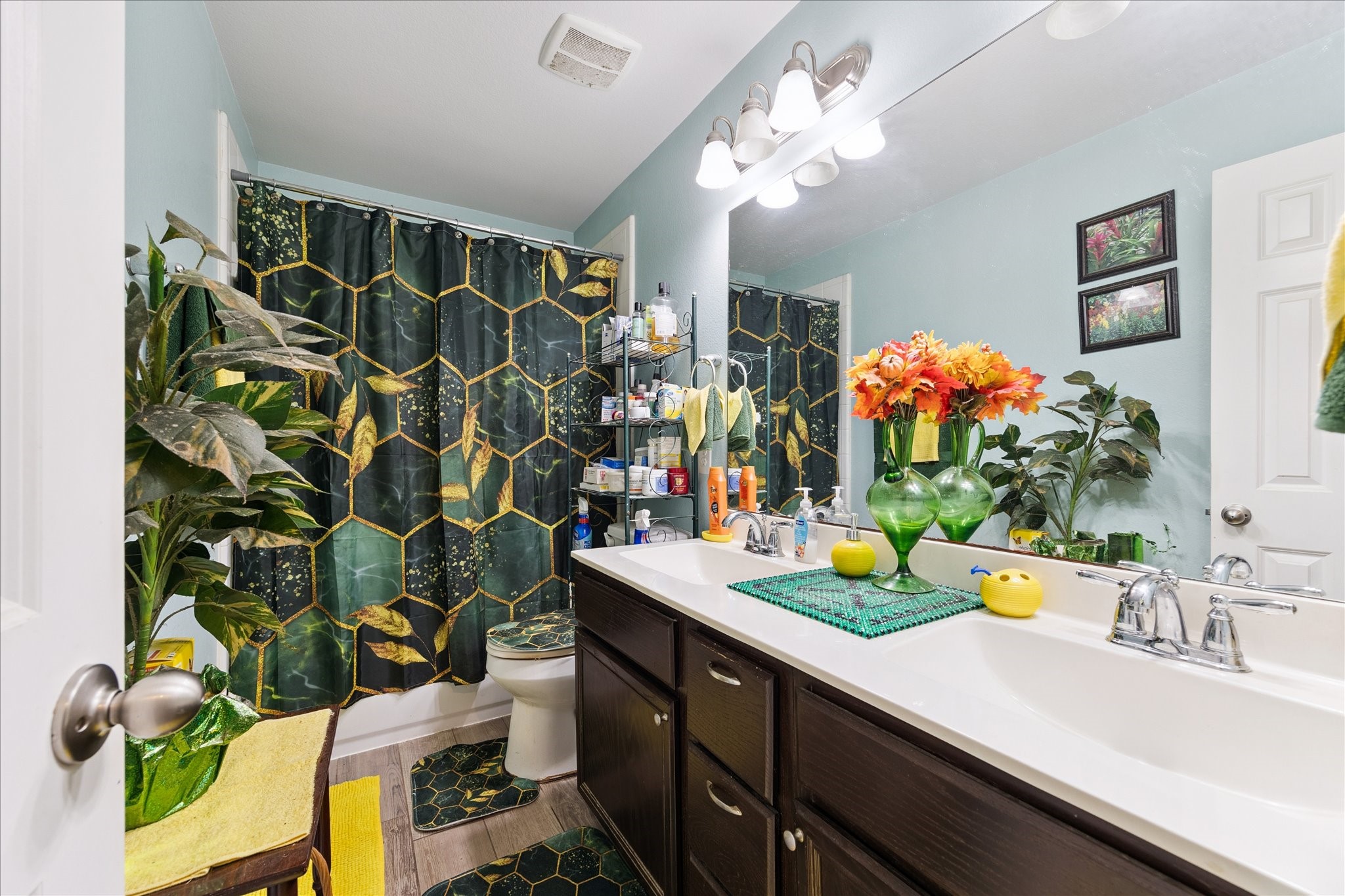 13117 Green Shores Lane Rosharon, TX 77583 - Photo 26 of 30 a bathroom with a sink mirror and vanity