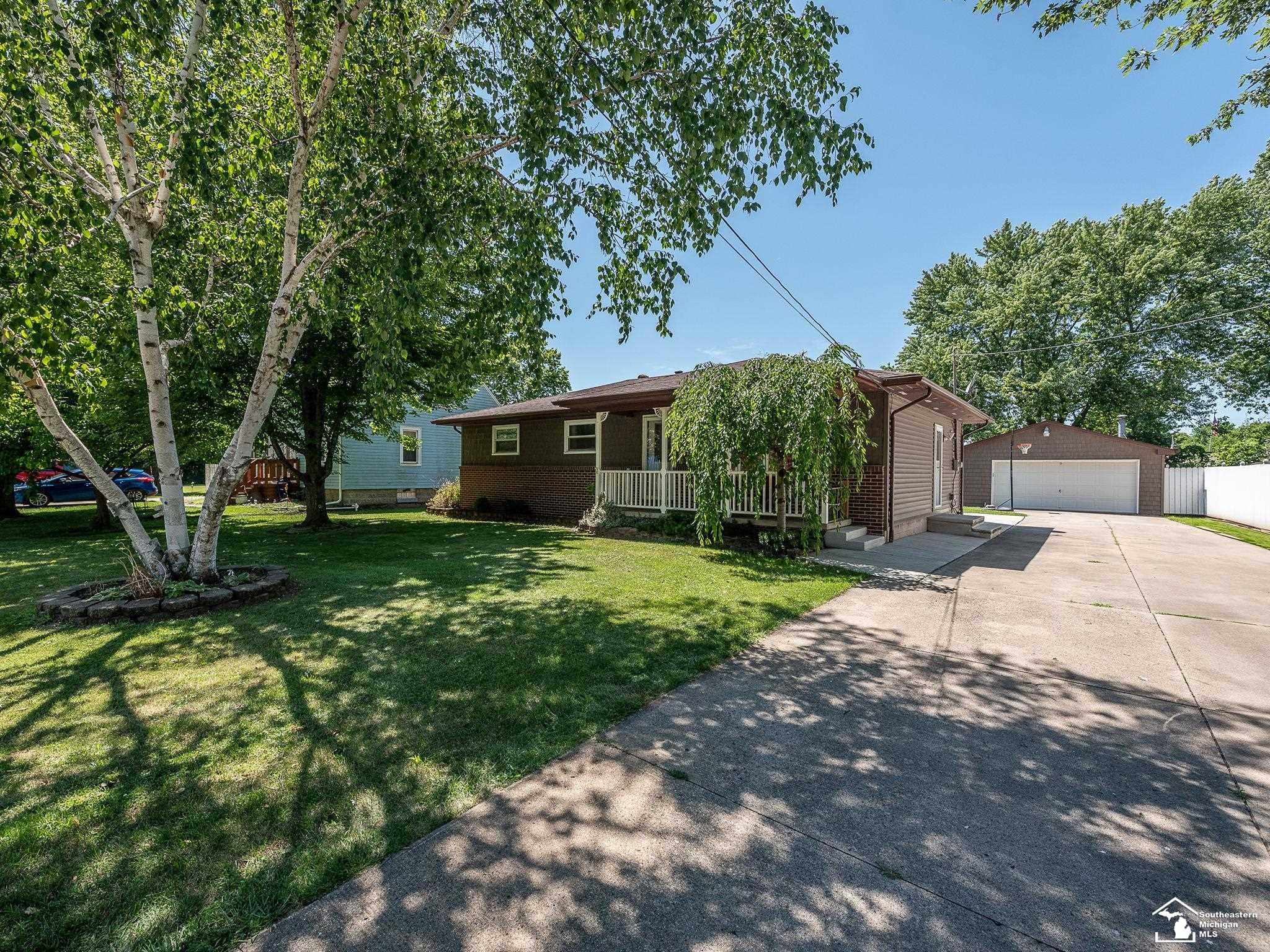 15441 Hull Road Monroe, MI 48161 - Photo 1 of 42 50147382-e89326f5-7439-4416-9653-0d61a7fcea62.JPG