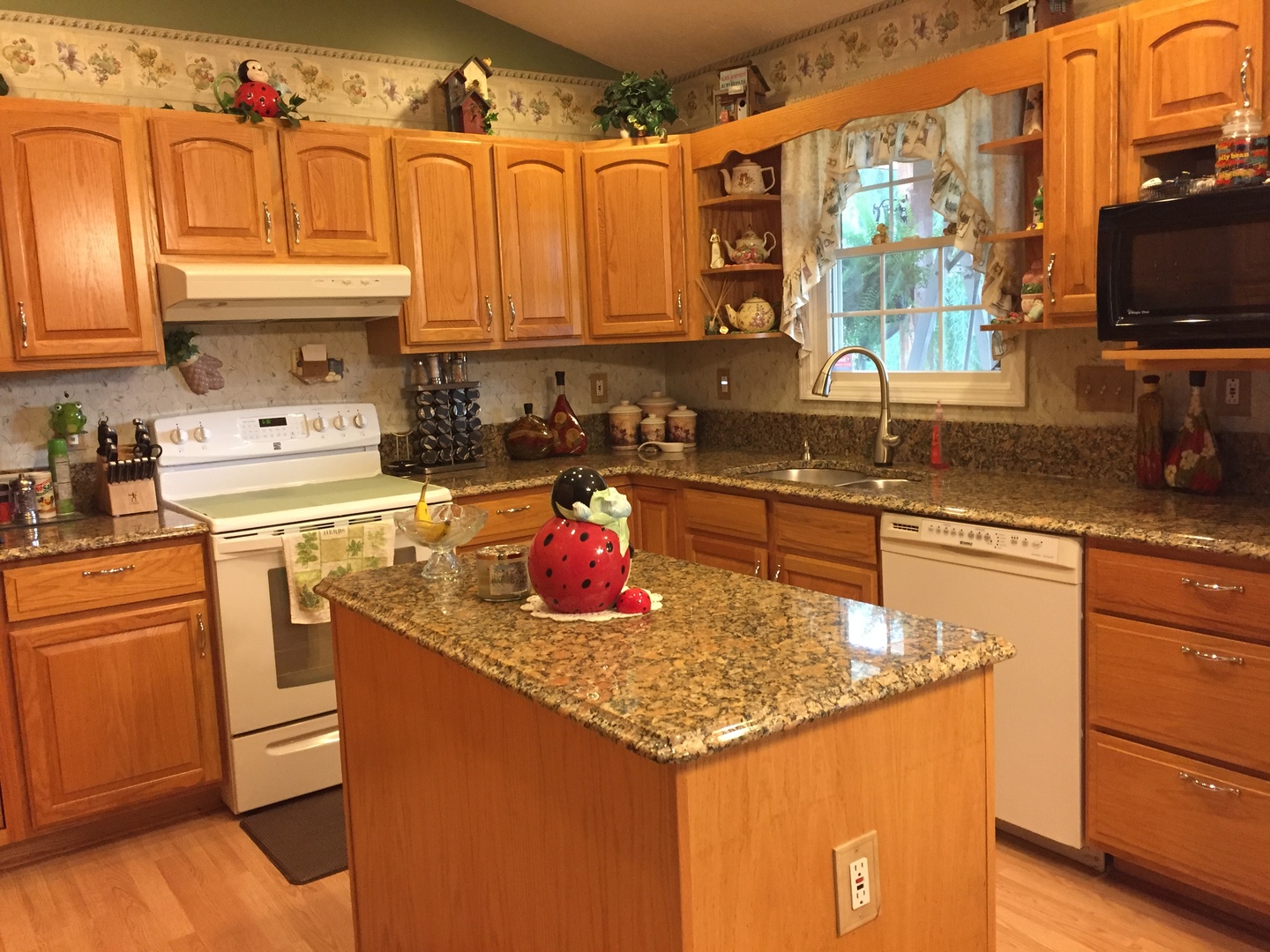 1015 South Locust Street Sesser, IL 62884 - Photo 9 of 20