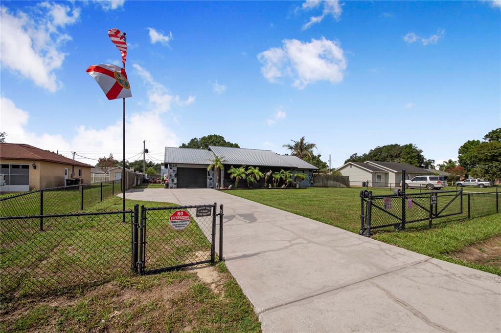 2426 View Way Lakeland, FL 33810 - Photo 2 of 45