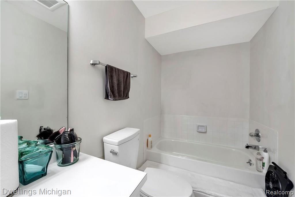 29726 Pine Ridge Circle Farmington Hills, MI 48331 - Photo 25 of 34
