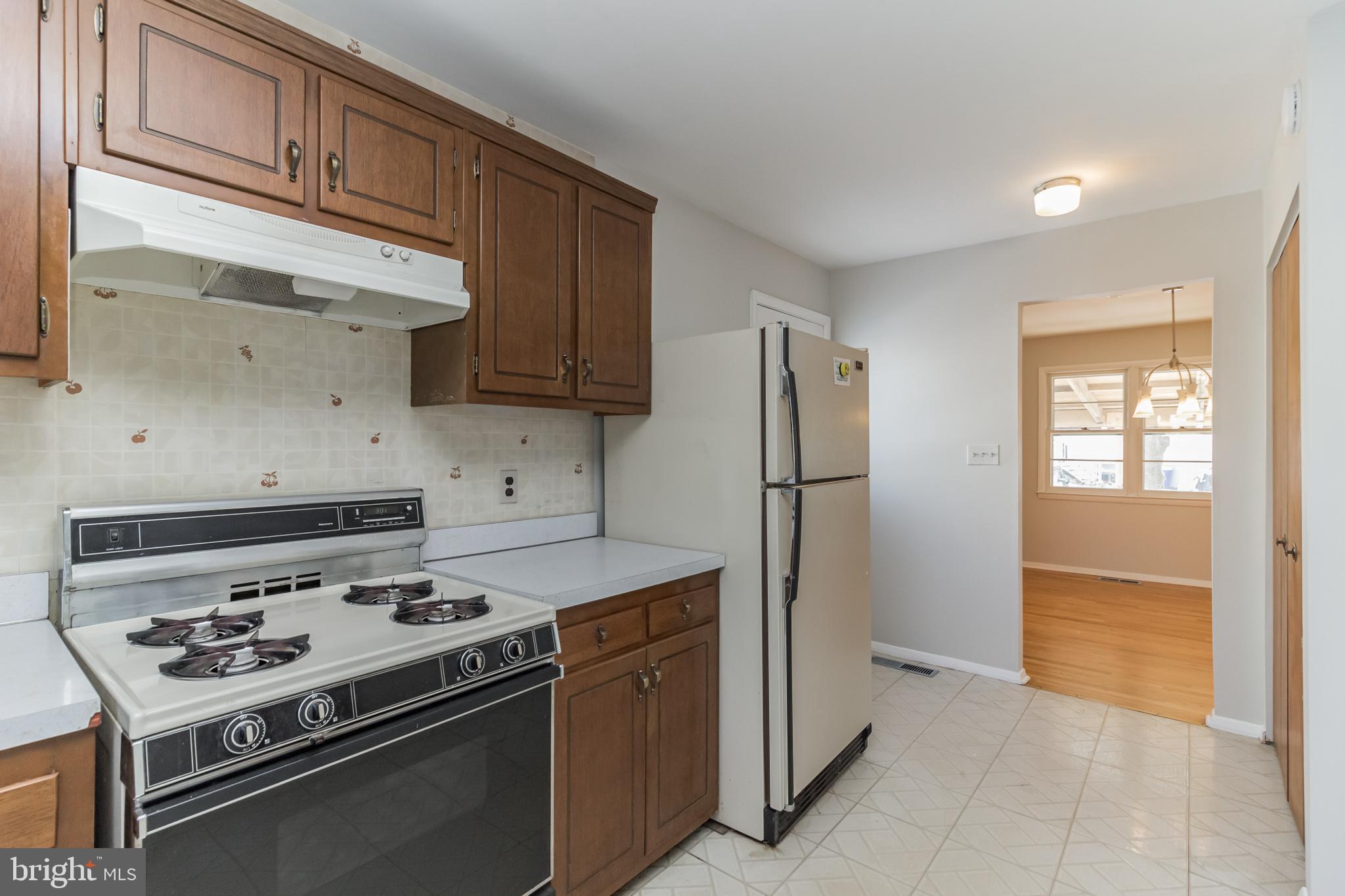 4705 Ebenezer Road Baltimore, MD 21236 - Photo 13 of 36