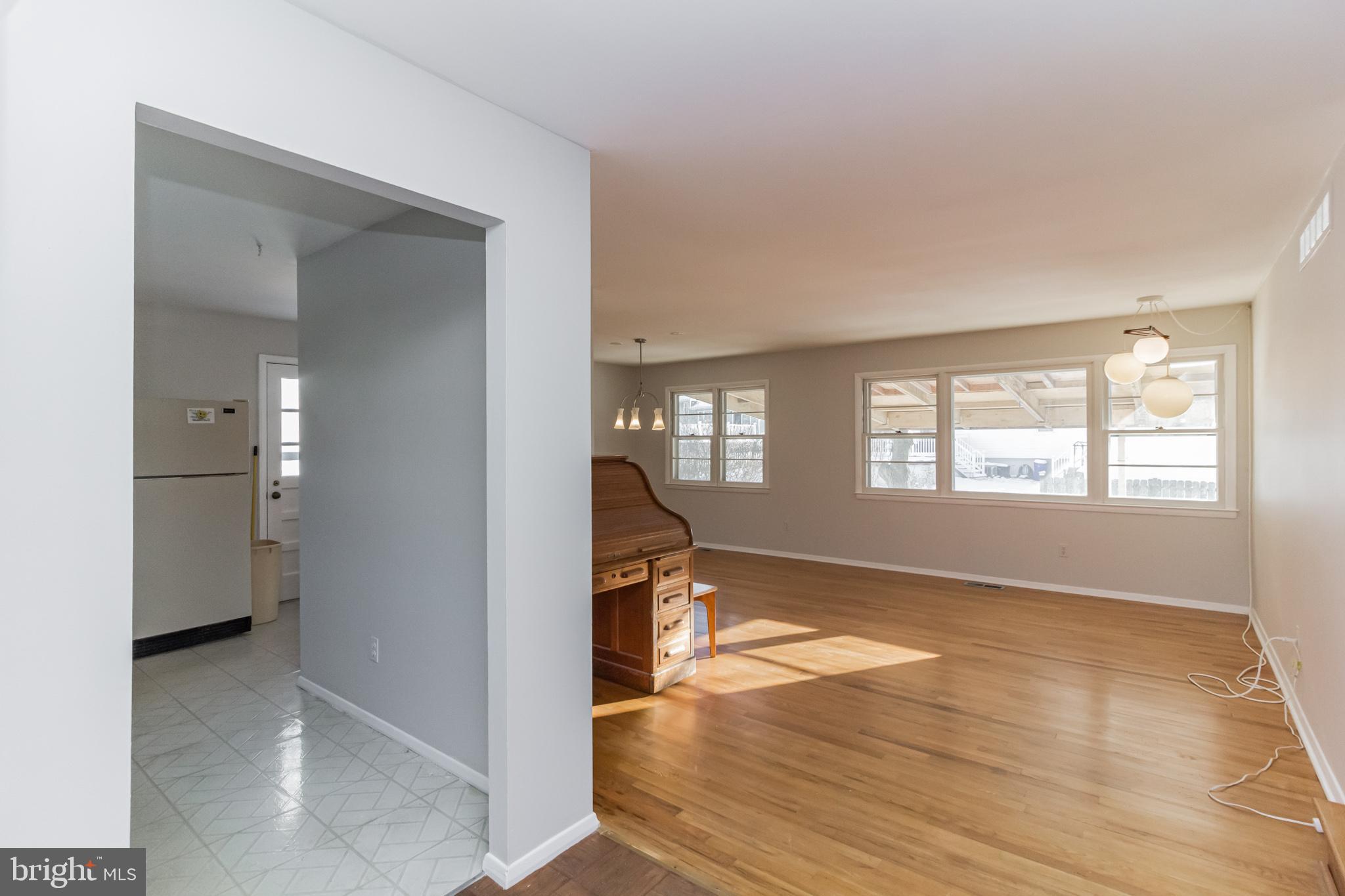 4705 Ebenezer Road Baltimore, MD 21236 - Photo 6 of 36