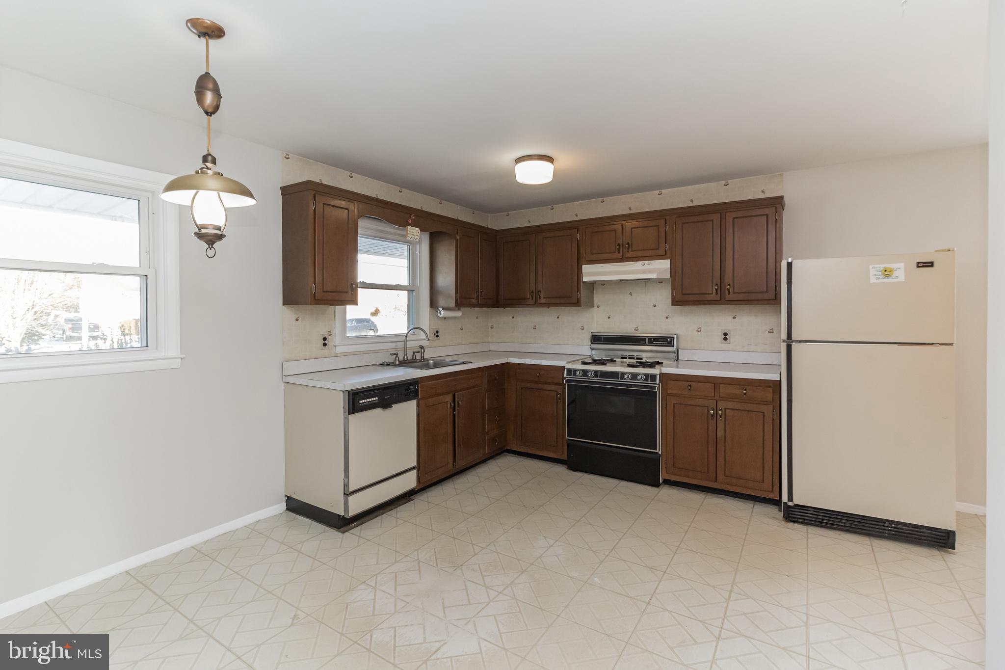 4705 Ebenezer Road Baltimore, MD 21236 - Photo 10 of 36