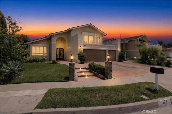 $1,490,000 | 124 South Calle Da Gama, Anaheim Hills, CA 92807