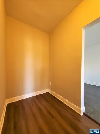 $2,300 | 297 Chestnut Street, Unit 2R, Kearny, NJ 07032