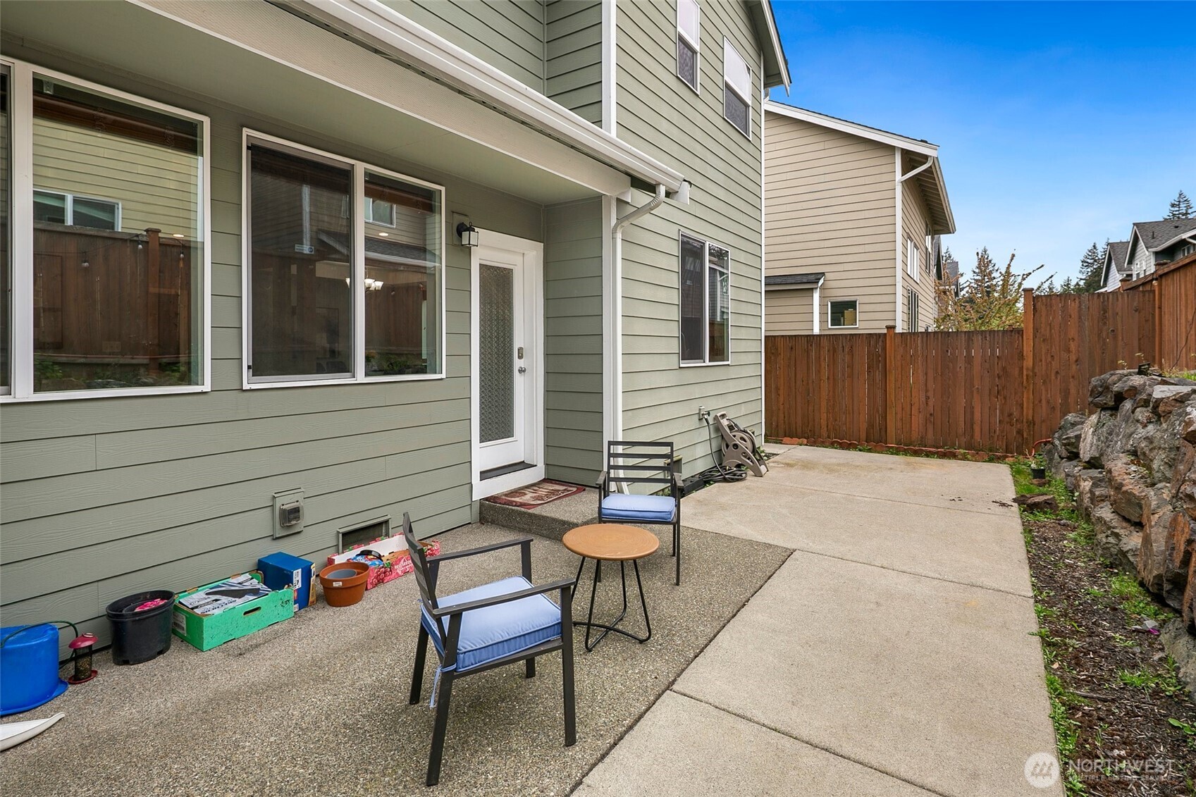 3931 177th Street Southeast Bothell, WA 98012 - Photo 33 of 39 a backyard of a house with outdoor seating