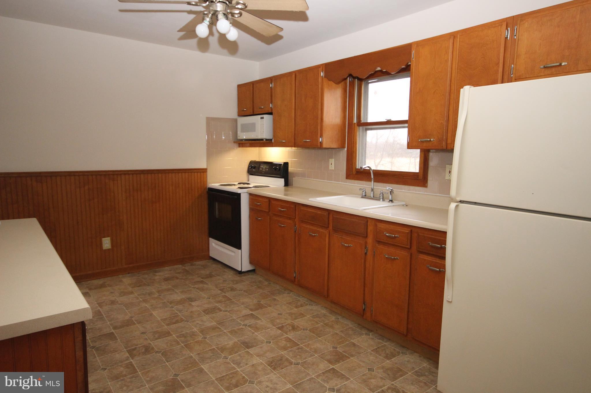 4304 Harney Road Taneytown, MD 21787 - Photo 4 of 14 Kitchen