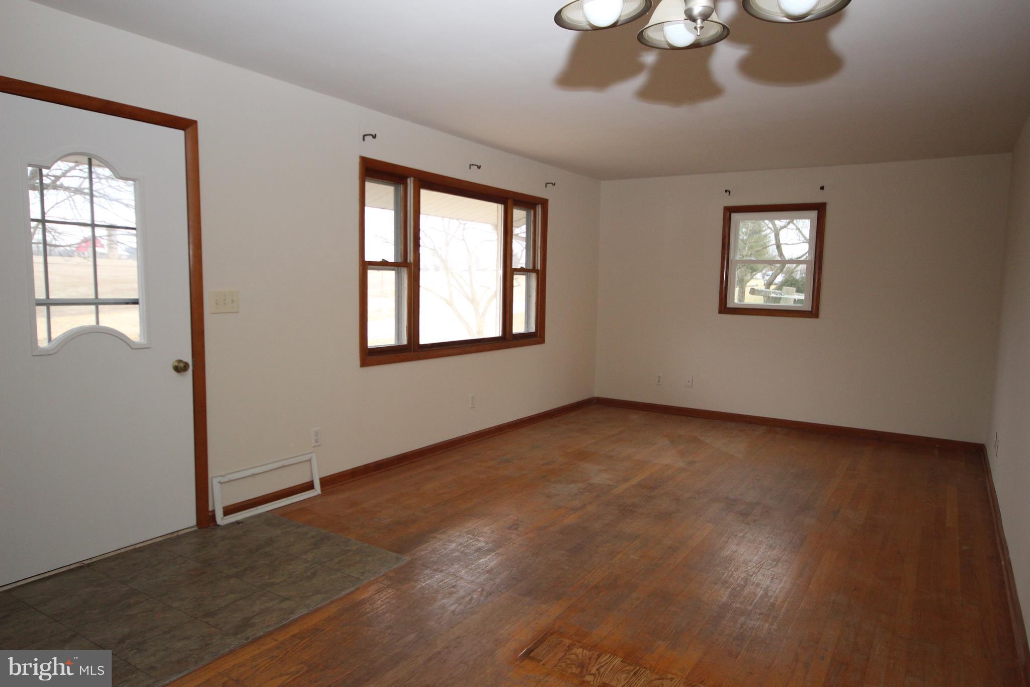 4304 Harney Road Taneytown, MD 21787 - Photo 6 of 14 Living Room
