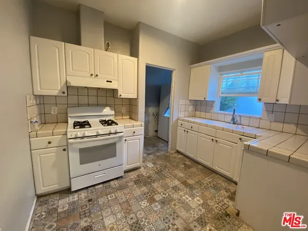 $1,395,000 | 1803 West Maryland Street, Los Angeles, CA 90057