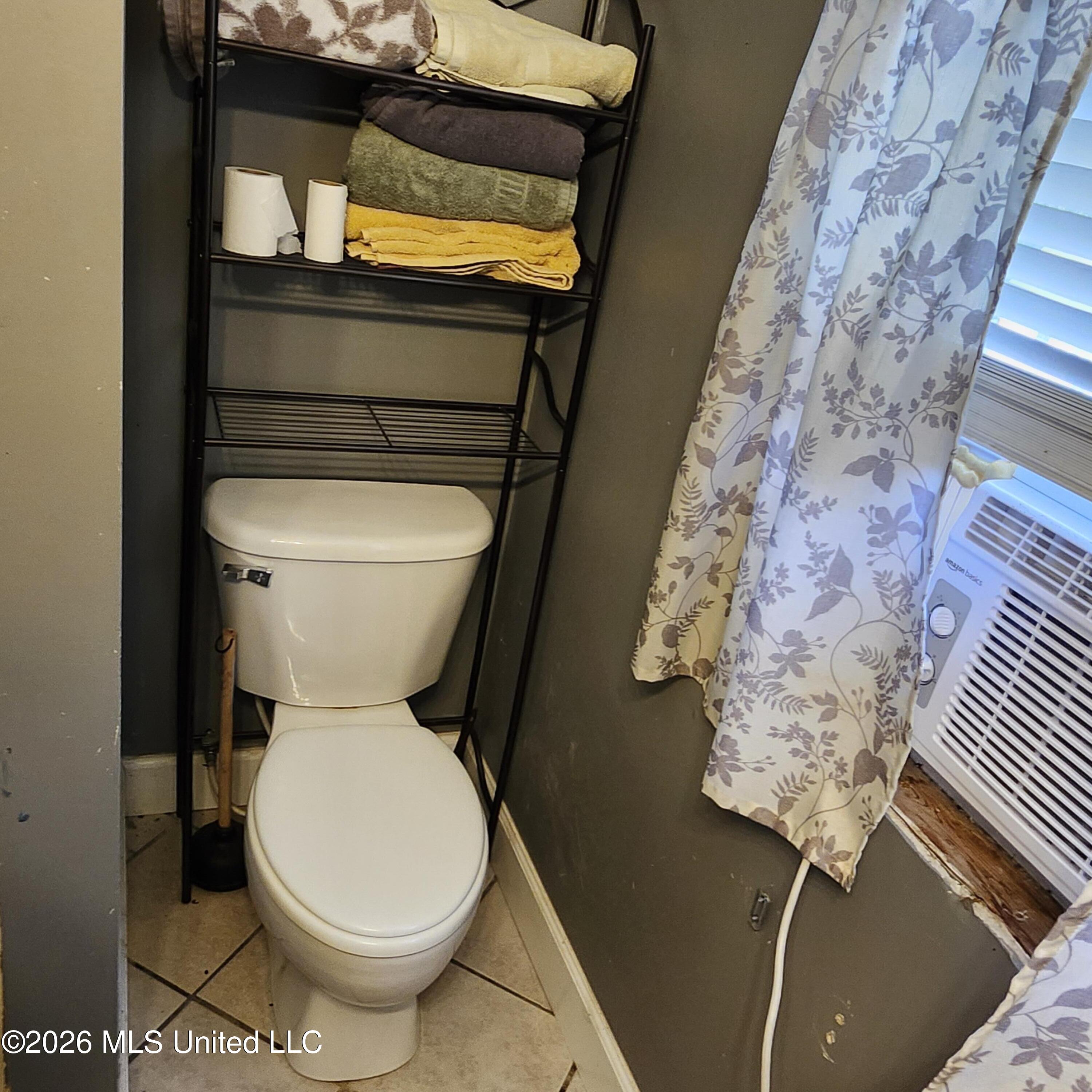 12 Austin Lane Perkinston, MS 39573 - Photo 45 of 60 Upstairs bathroom