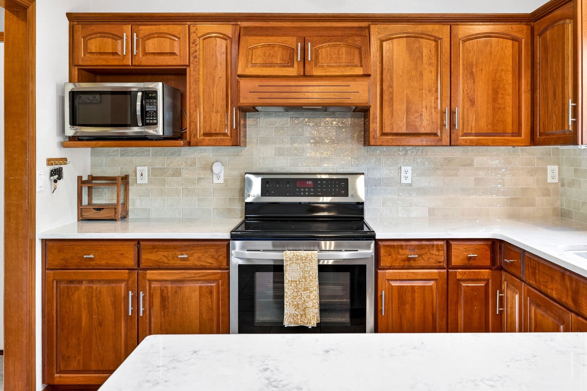 N9152 Kernan Avenue Appleton, WI 54915 - Photo 4 of 50
