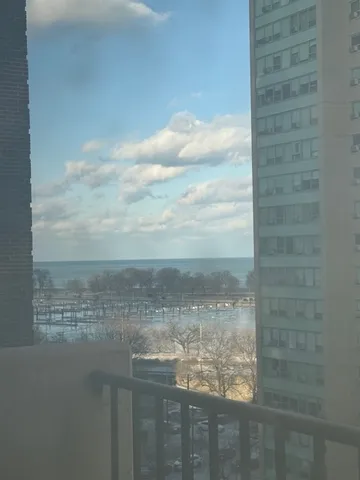 $219,900 | 3150 North Sheridan Road, Unit 9A, Chicago, IL 60657