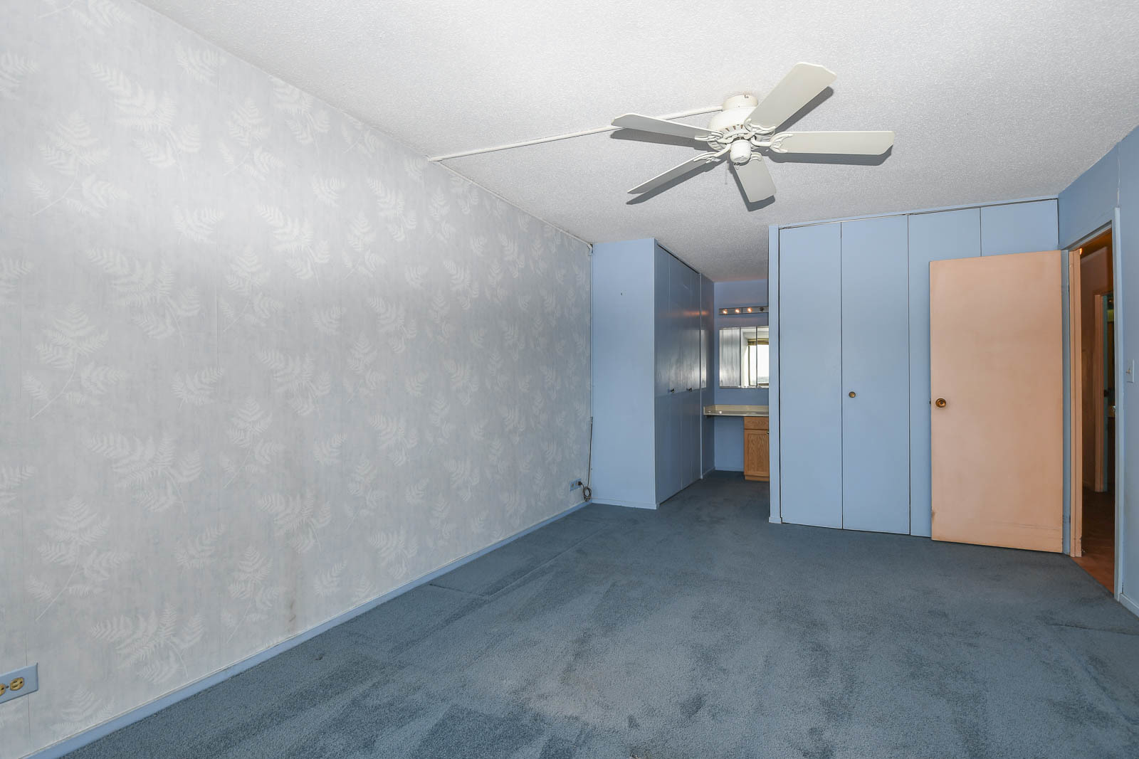 3150 North Sheridan Road, Unit 9A Chicago, IL 60657 - Photo 6 of 14 a view of an empty room
