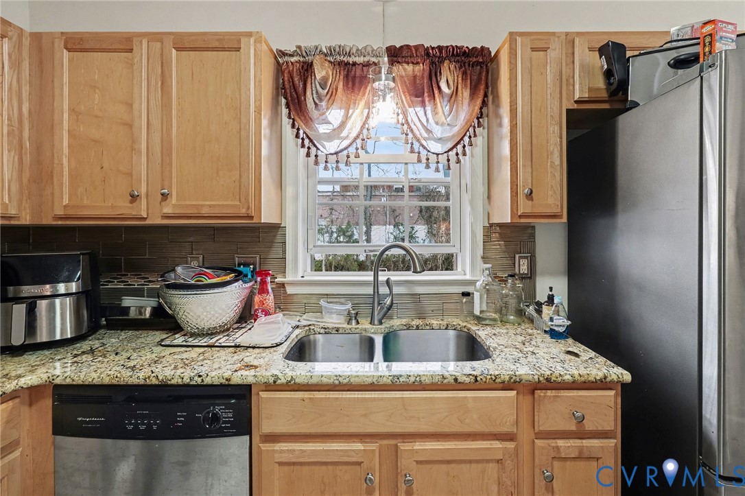 324 Casey Street Sandston, VA 23150 - Photo 8 of 24