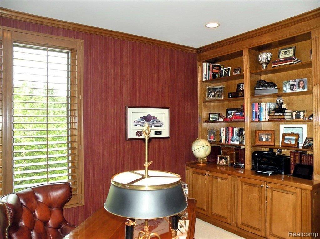 4737 Goodison Pl Drive Rochester, MI 48306 - Photo 9 of 25 Library