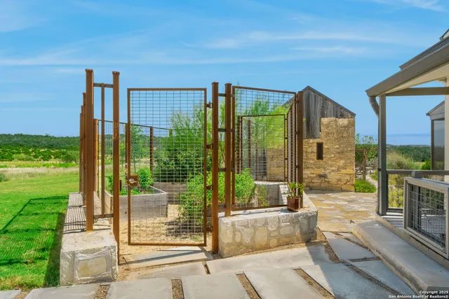 $2,895,000 | 716 Arbor Ridge Road, Fredericksburg, TX 78624