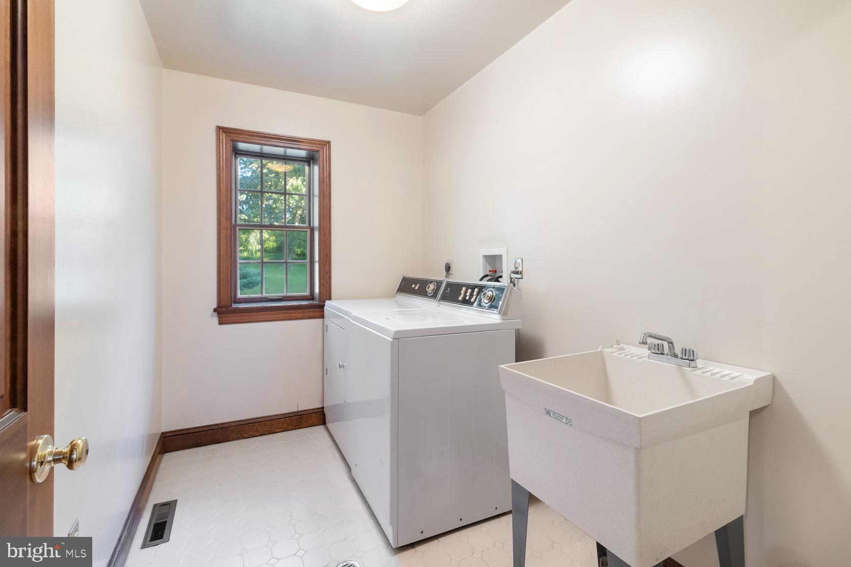 500 Darlington Road Media, PA 19063 - Photo 40 of 50 Laundry Room