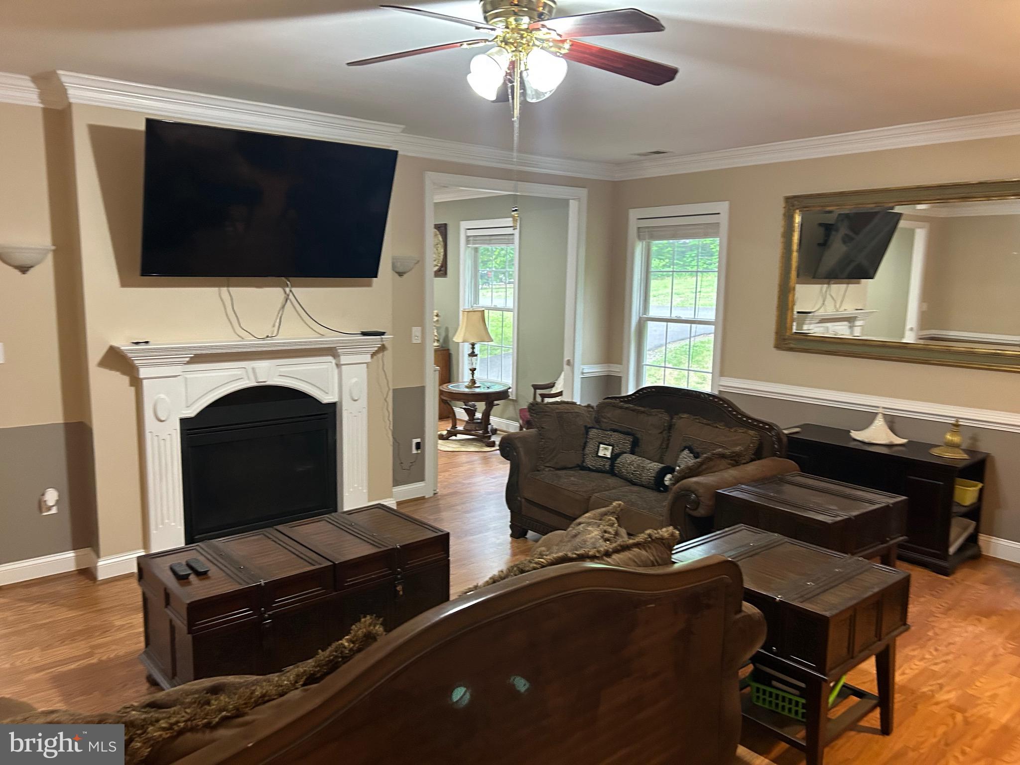 10409 Lees Mill Road Warrenton, VA 20186 - Photo 14 of 57 FAMILY ROOM