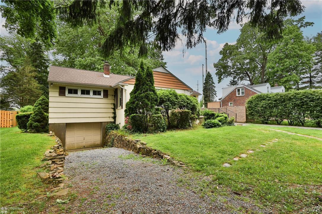 4146 Oakland Road Bethlehem, PA 18020 - Photo 2 of 42 Gallery Image 2