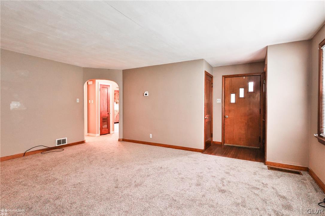 4146 Oakland Road Bethlehem, PA 18020 - Photo 5 of 42 Gallery Image 5