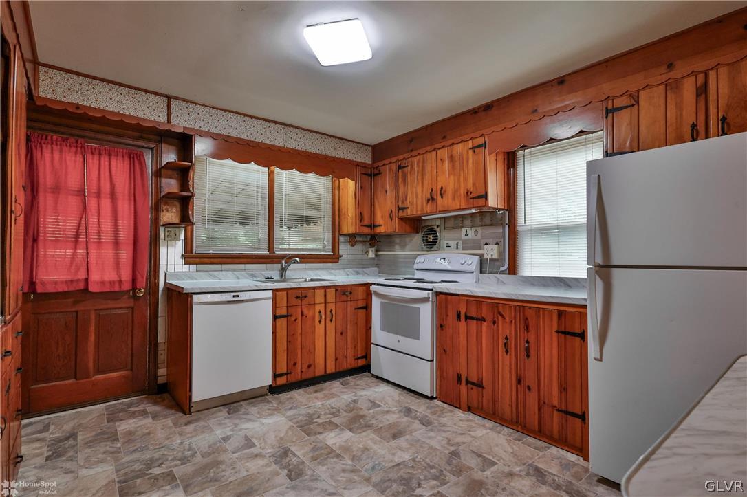 4146 Oakland Road Bethlehem, PA 18020 - Photo 7 of 42 Gallery Image 7