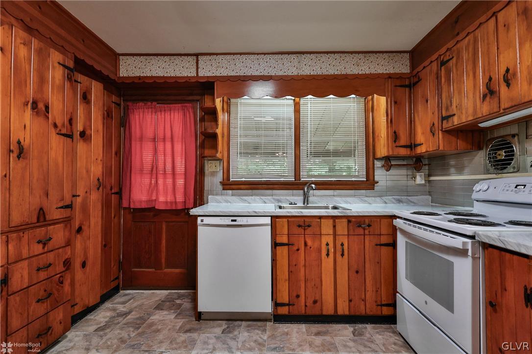 4146 Oakland Road Bethlehem, PA 18020 - Photo 8 of 42 Gallery Image 8