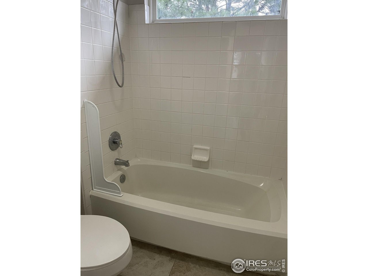 613 Rider Ridge Drive Longmont, CO 80504 - Photo 28 of 34 2nd floor bathroom