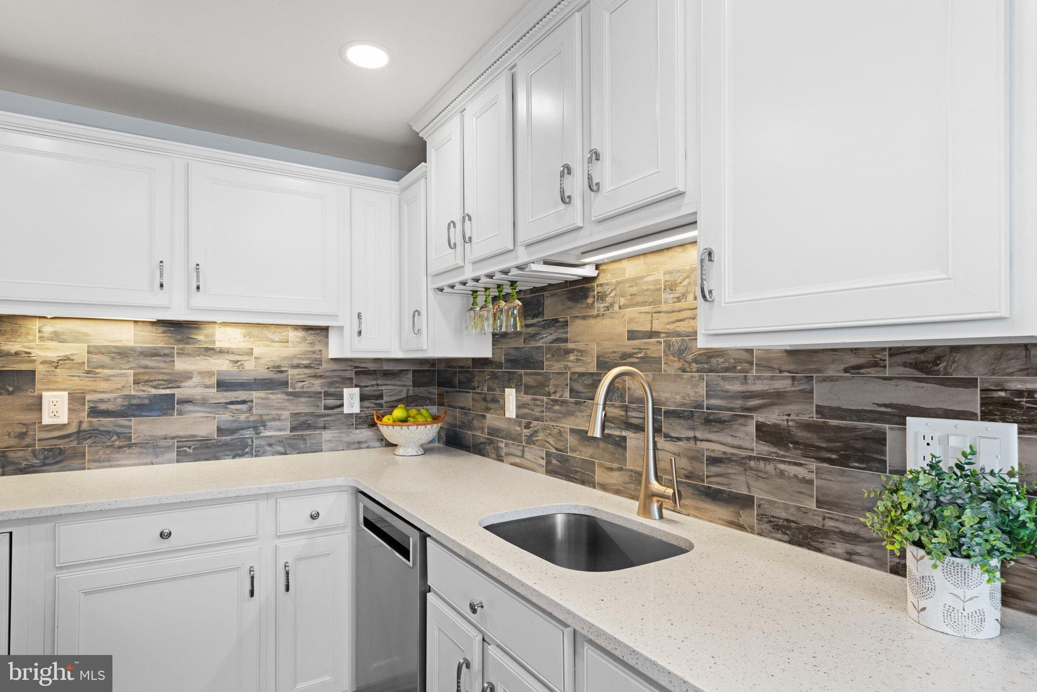 181 Jamestown Road, Unit 4 Ocean City, MD 21842 - Photo 13 of 39 Updated Kitchen