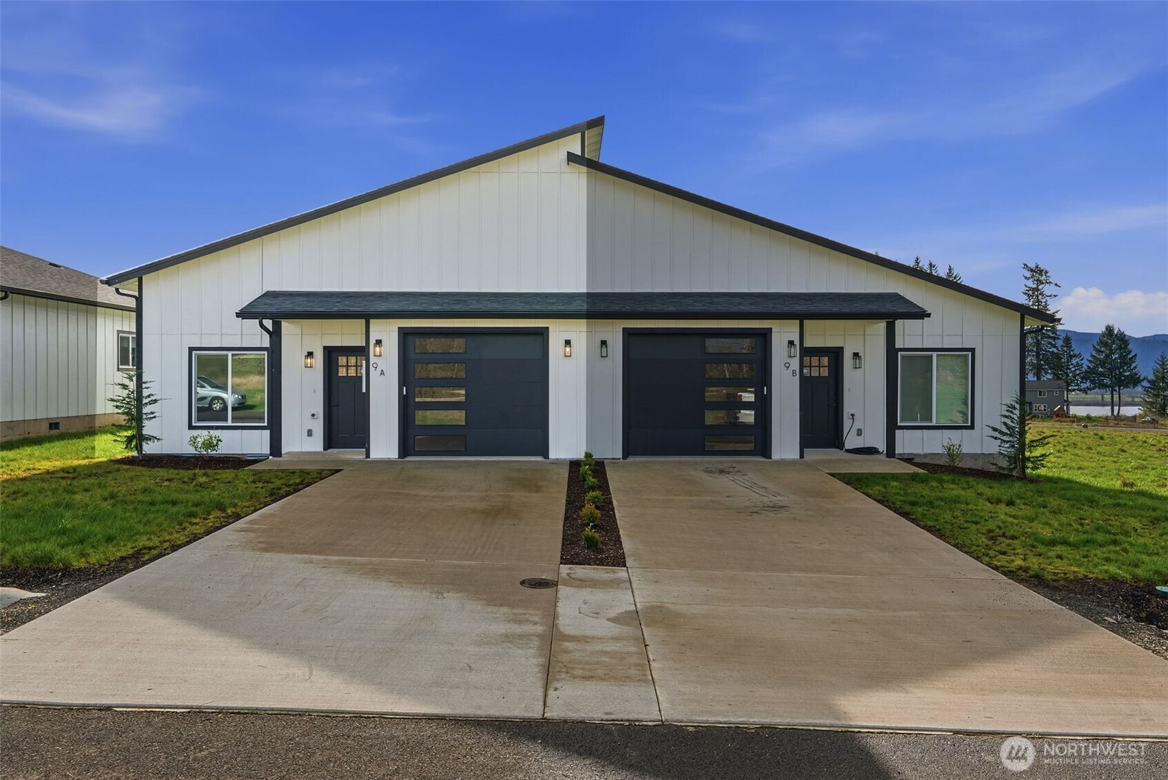 9 Anchor Way, Unit A Cathlamet, WA 98612 - Photo 2 of 25