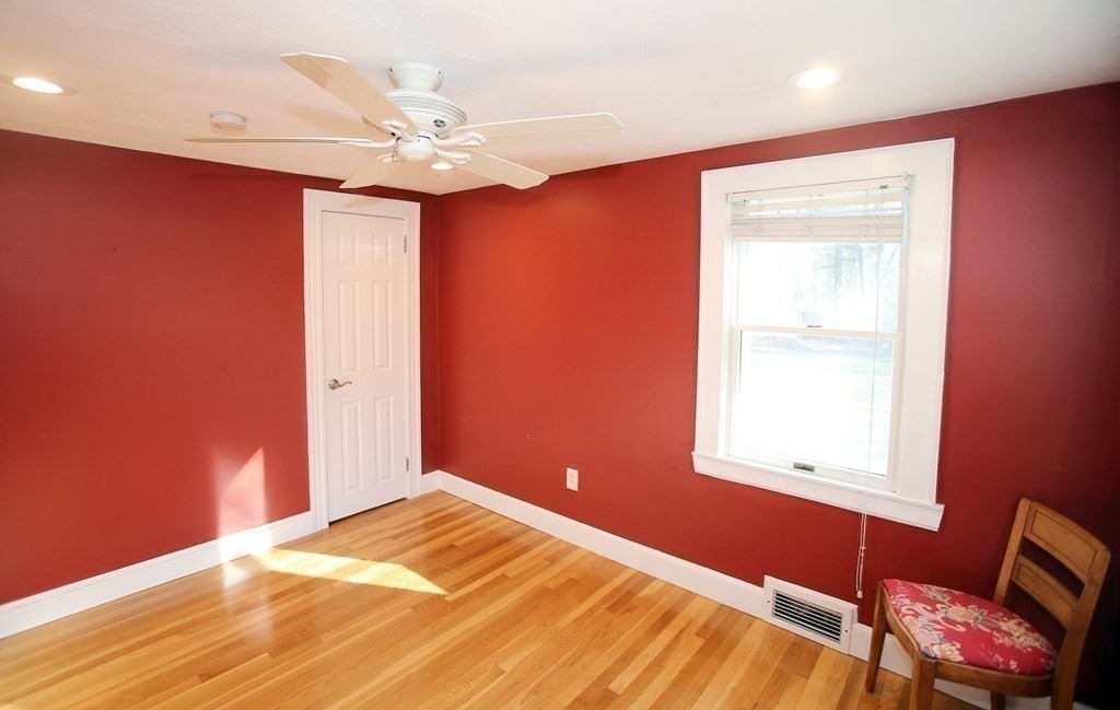 416 Center Street Hanover, MA 02339 - Photo 11 of 31 Gallery Image 11
