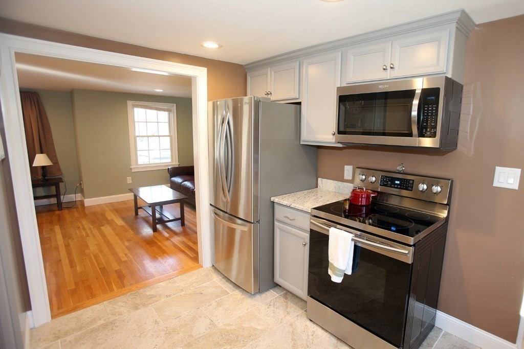 416 Center Street Hanover, MA 02339 - Photo 7 of 31 Gallery Image 7