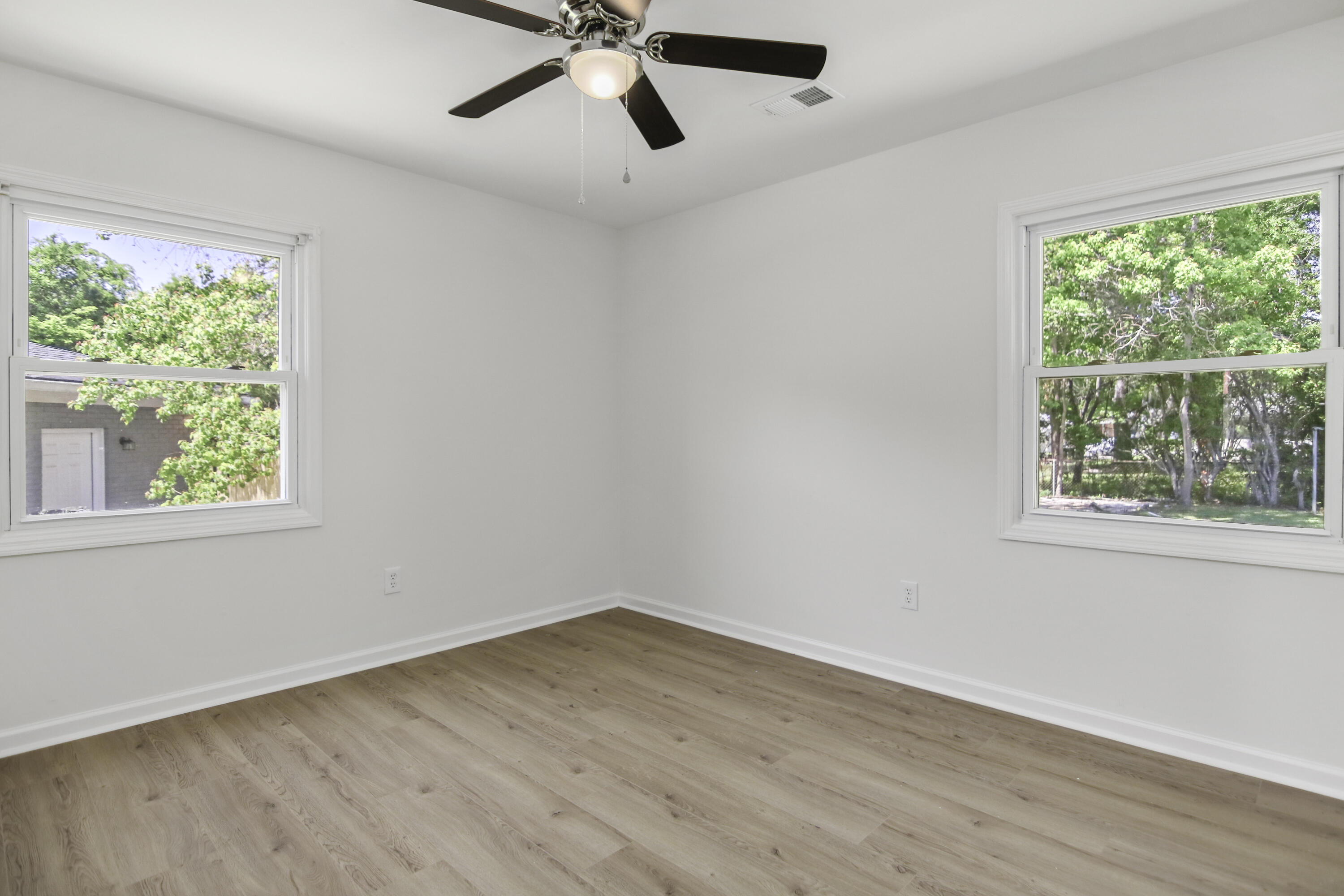 404 Farm Road Goose Creek, SC 29445 - Photo 25 of 41 404FarmRd-CasaVerdeMedialLLC23