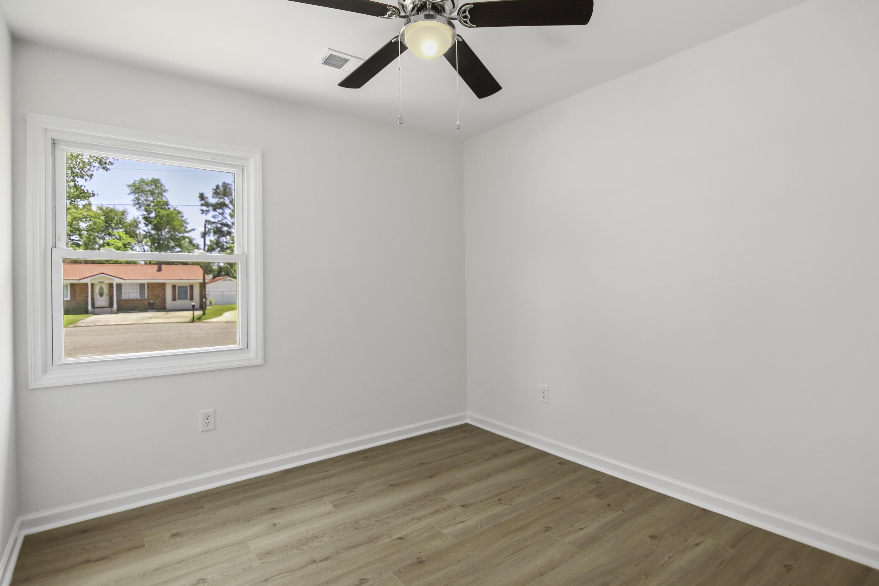 404 Farm Road Goose Creek, SC 29445 - Photo 35 of 41 404FarmRd-CasaVerdeMedialLLC17