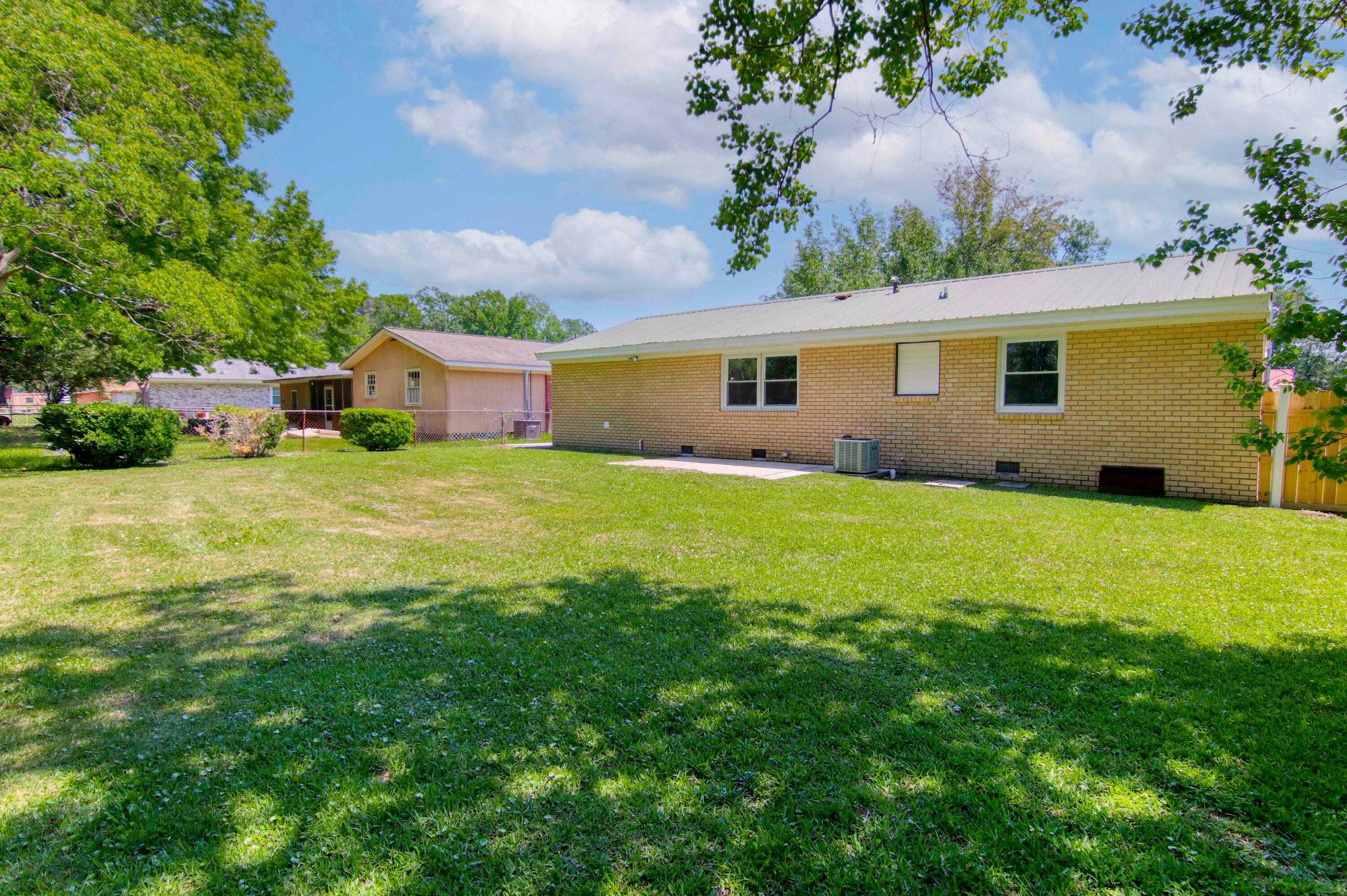 404 Farm Road Goose Creek, SC 29445 - Photo 38 of 41 404FarmRd-CasaVerdeMedialLLC33