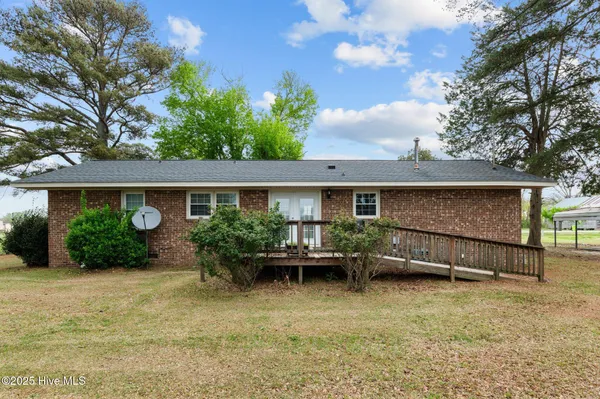 $184,000 | 2042 Pinetops-Crisp Road, Pinetops, NC 27864