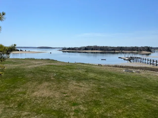 a view of an outdoor space