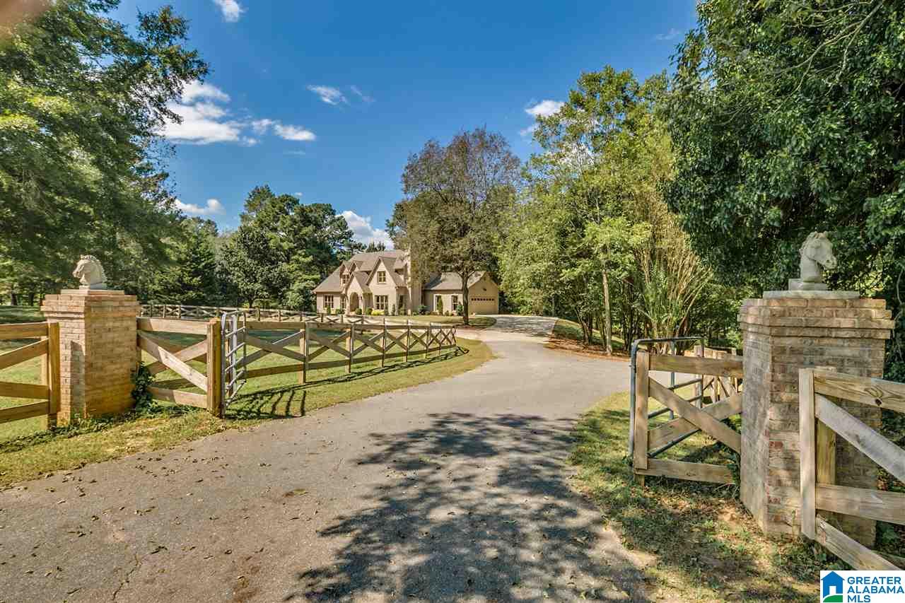 810 Griffin Road Chelsea, AL 35043 - Photo 1 of 50