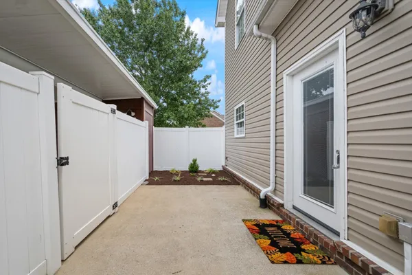 $292,900 | 220 Rowlette Circle, Murfreesboro, TN 37127