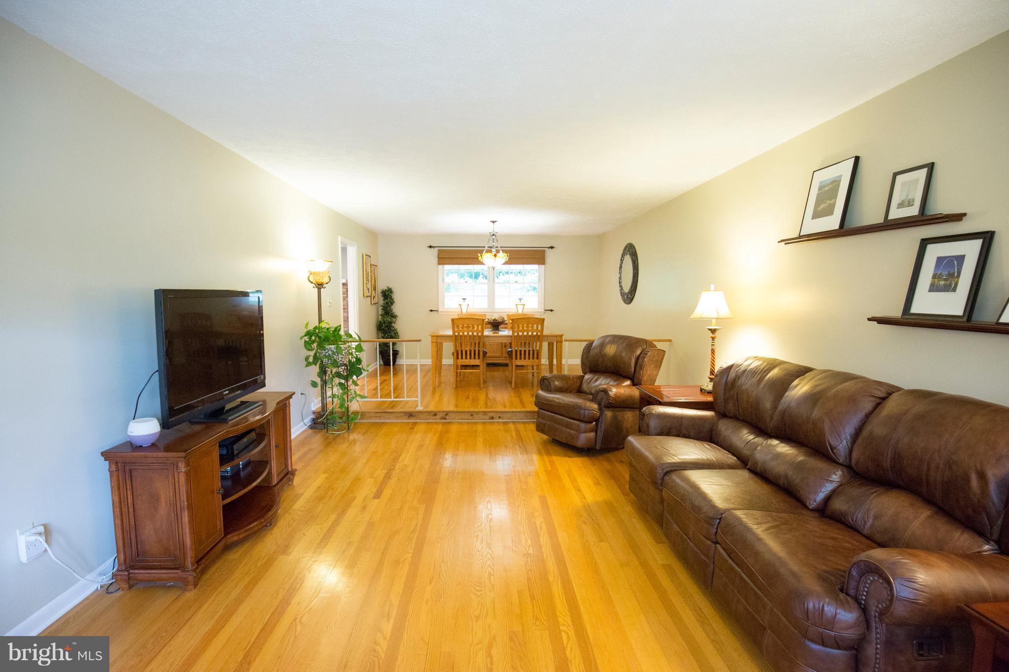3705 Lanamer Road Randallstown, MD 21133 - Photo 4 of 24 Living Room