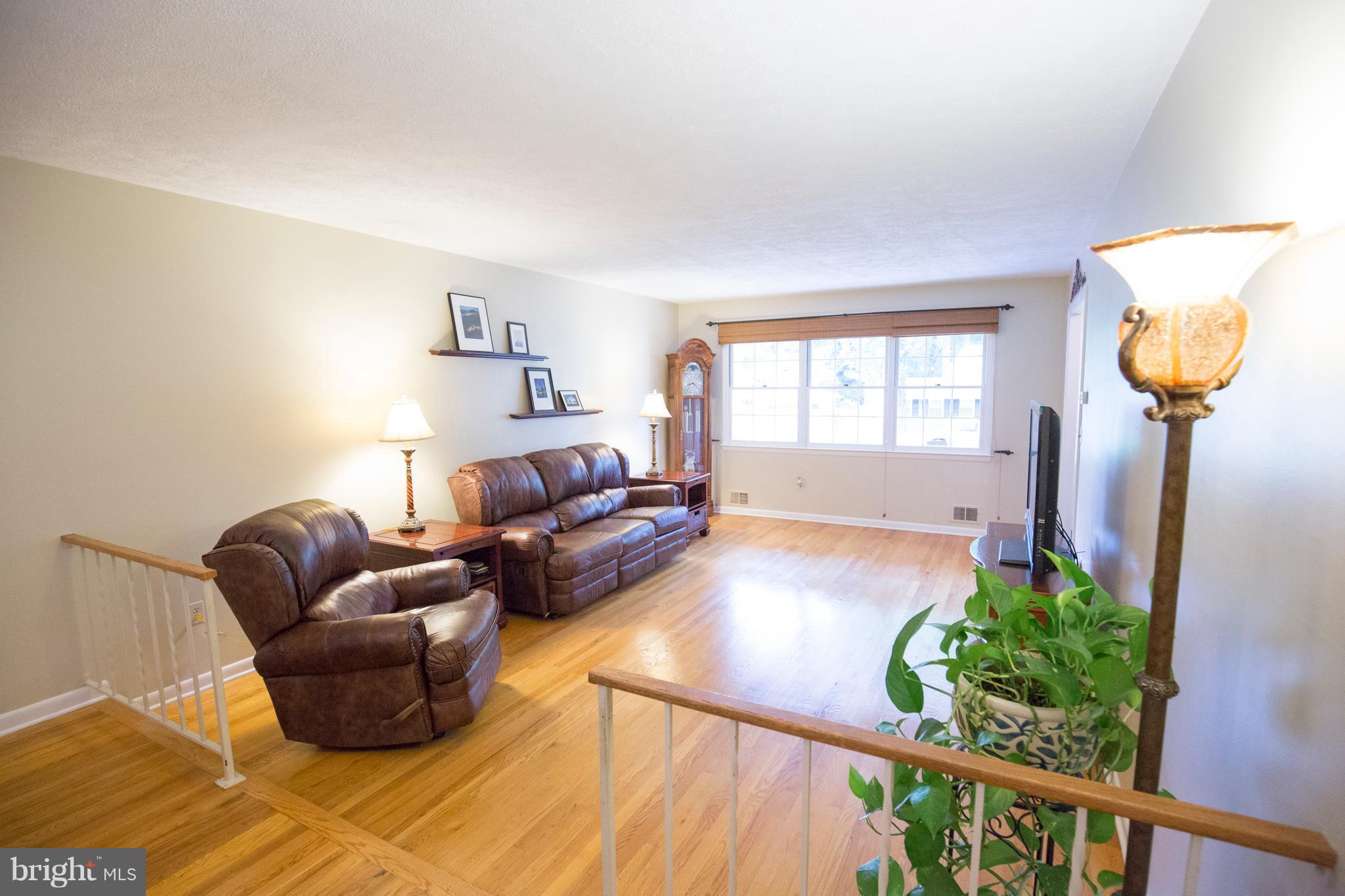 3705 Lanamer Road Randallstown, MD 21133 - Photo 5 of 24 Living Room